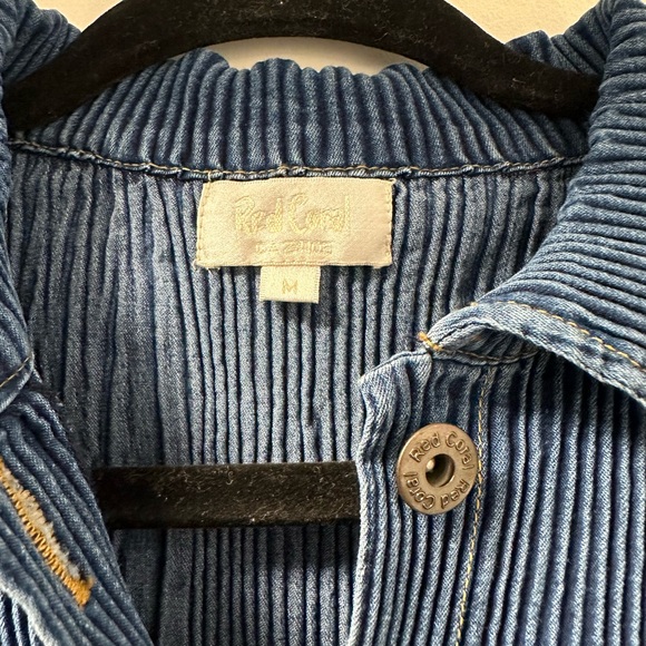 3/$25 Vintage Denim Button Up - Picture 4 of 5